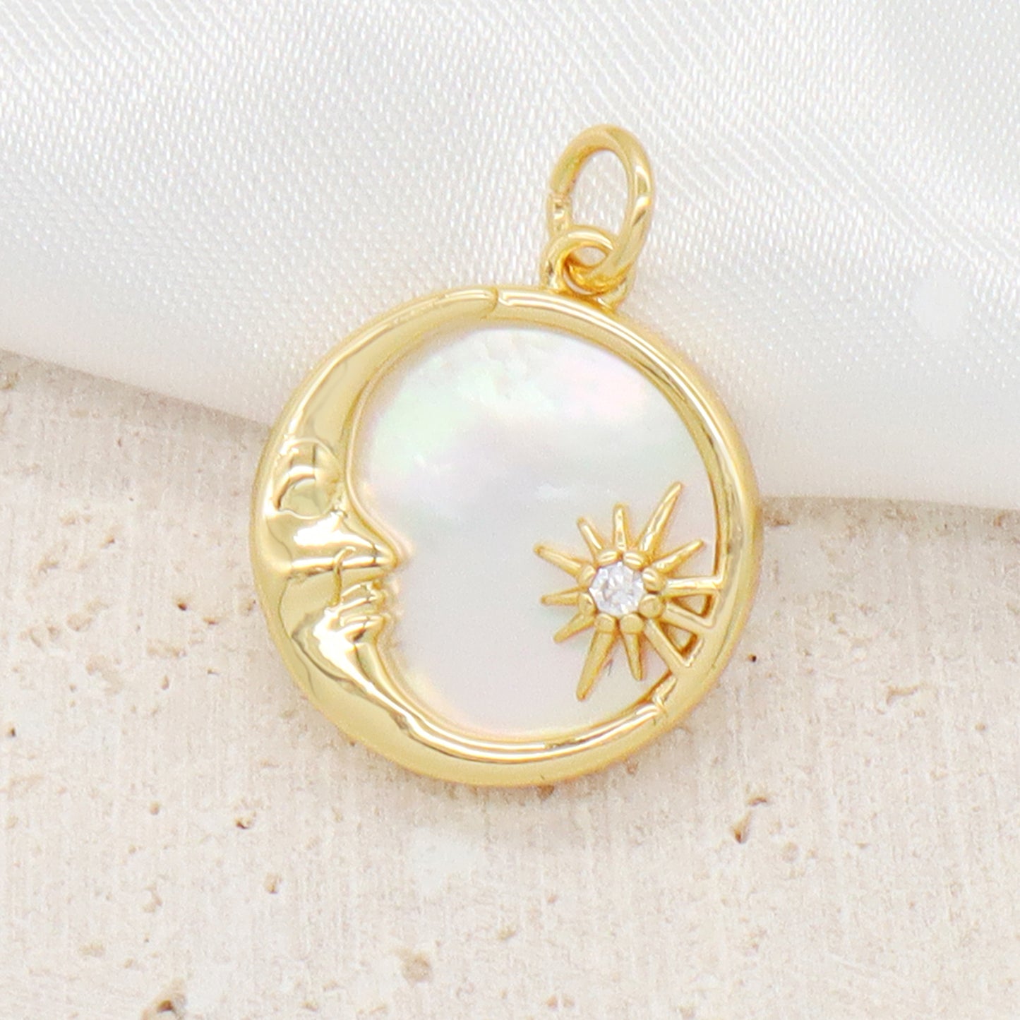 Fashion Wholesale Custom Round Shell Necklace Pendant Jewelry Cz Gold Plated Shells Sun Moon Charm Pendant For Women