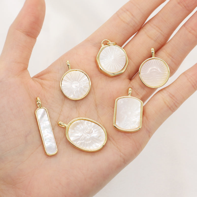 Wholesale Customized DIY Jewelry Sun Eyes Butterfly Charm Pendant Gold Plated Natural Shell Butterfly Eyes Pendant For Necklace