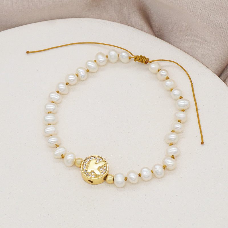 Fashionable Wholesale Custom Gold Plated Initial Charm Bracelet Jewelry Handmade Adjustable Fresh Water Pearl Bracelet For Women