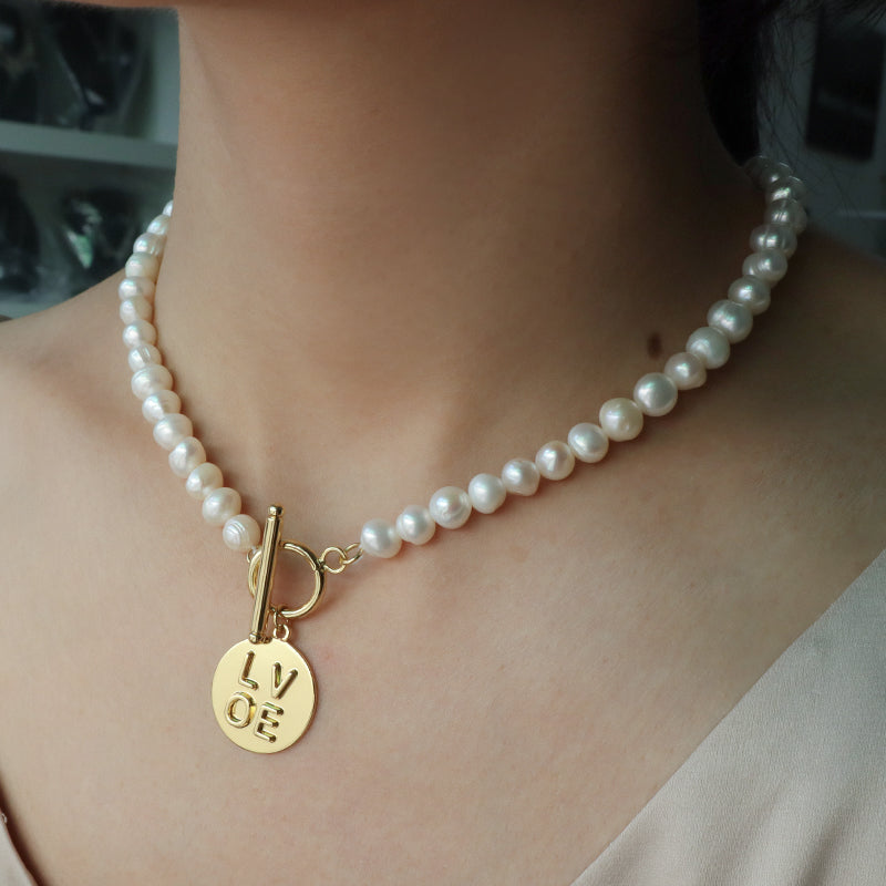 OEM Gold Plated Ot Clasp Toggle Round Eyes Love Pendant Choker Necklace Fresh Water Pearl Jewelry Necklace