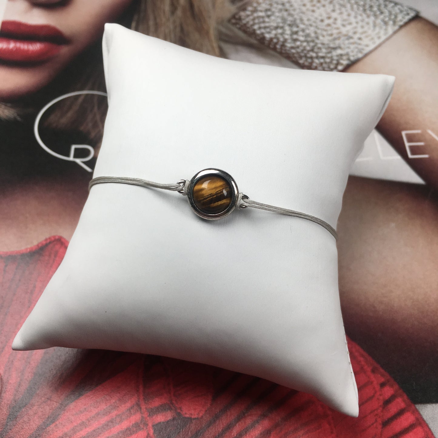 Custom Classic Trendy Jewelry Handmade Natural Stone Bracelet Silver Bead And Round Shape Tiger Eye Natural Stone Bracelet