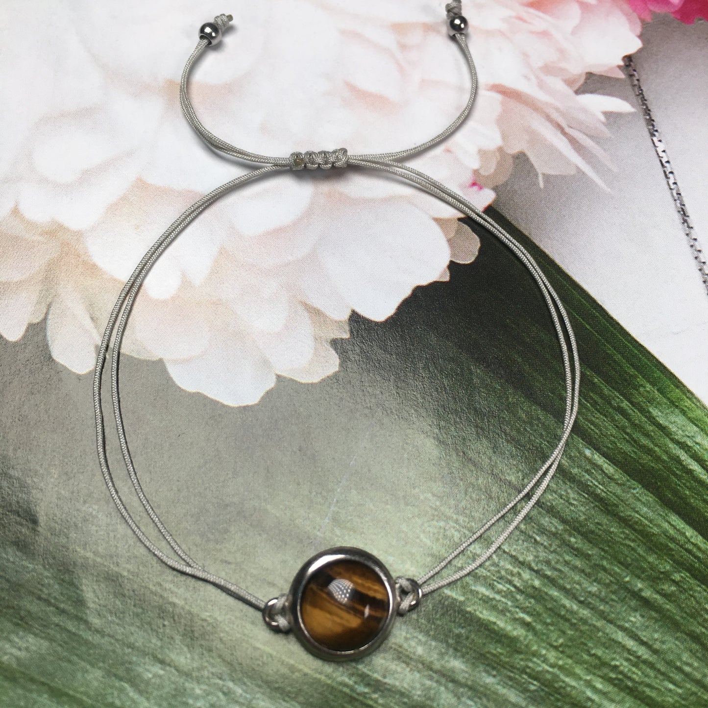 Custom Classic Trendy Jewelry Handmade Natural Stone Bracelet Silver Bead And Round Shape Tiger Eye Natural Stone Bracelet