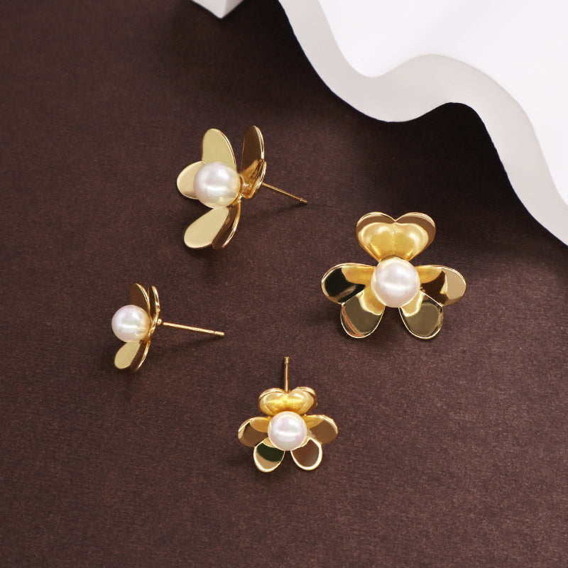 Wholesale Customized Fashion Dainty Trendy Small Gold Flower Earrings Jewelry Gold Plated Shell Flower Stud Earrings For Women