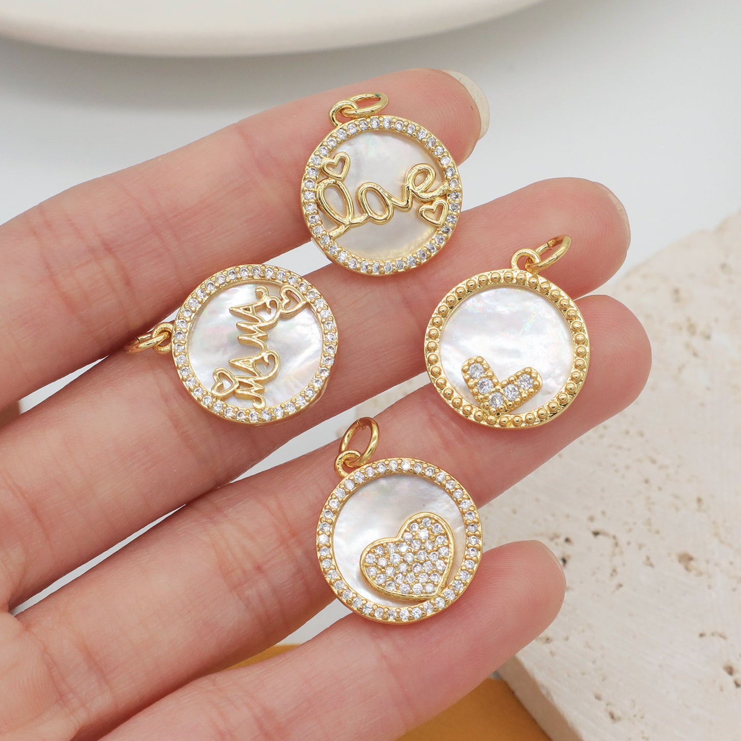New Bulk Sale Round Shell Love Heart Charm Jewelry Necklace Pendant Micro Pave Cz Gold Plated Shells Heart Pendant For Women