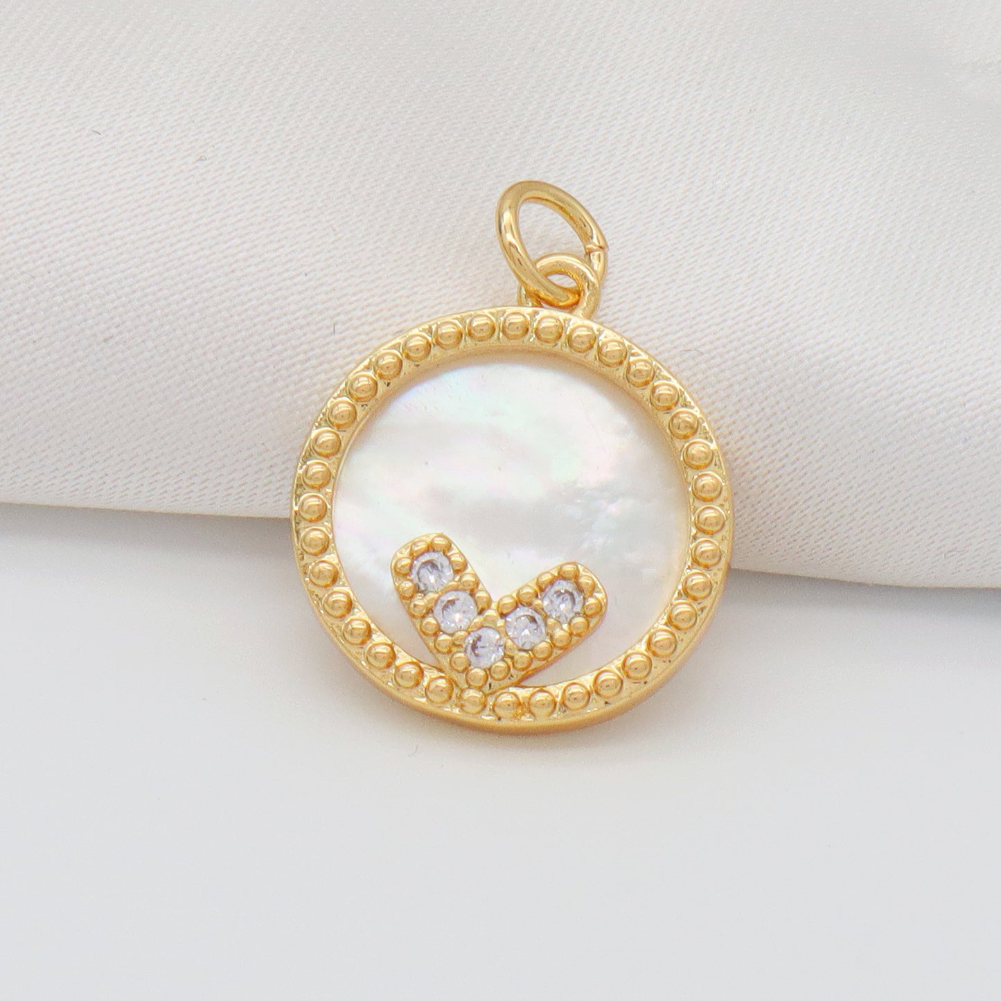 New Bulk Sale Round Shell Love Heart Charm Jewelry Necklace Pendant Micro Pave Cz Gold Plated Shells Heart Pendant For Women