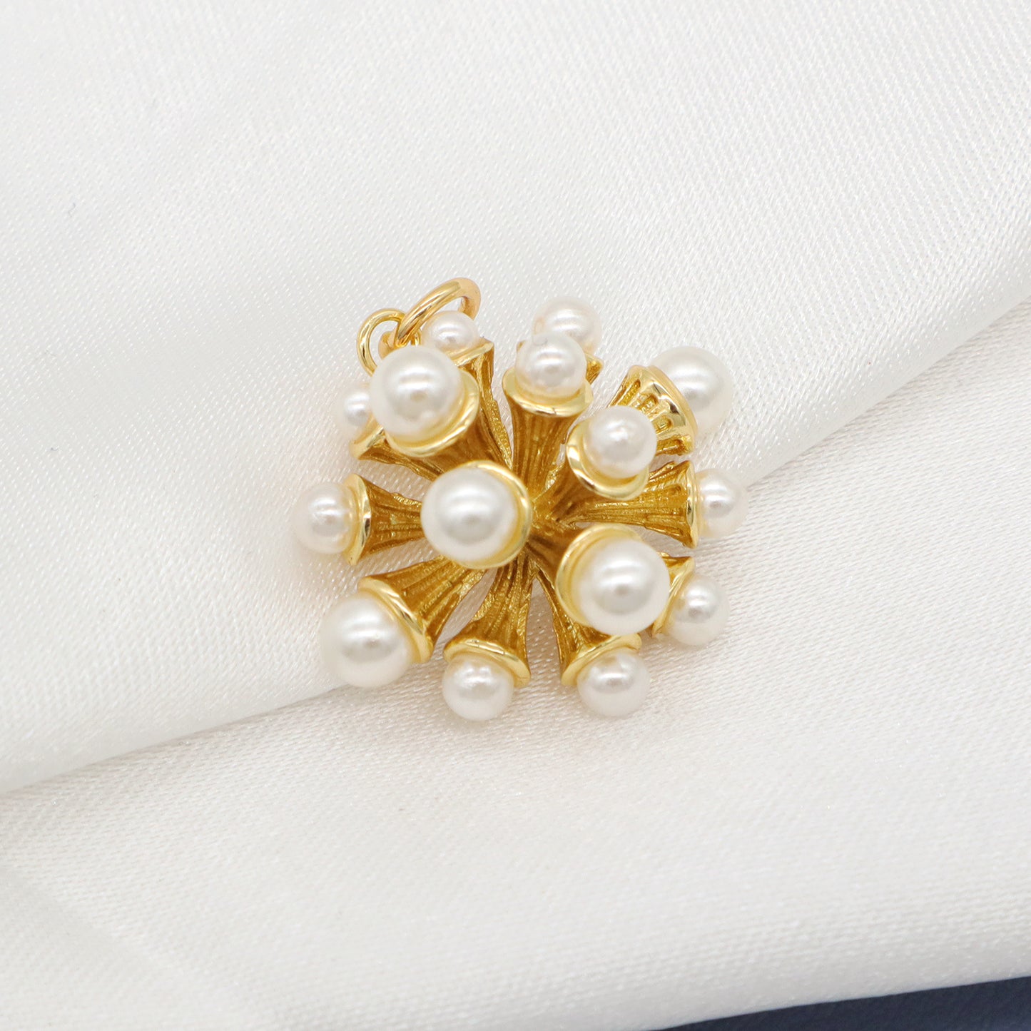 New Arrival Shell Flower Charm Jewelry Necklace Pendant Gold Plated Shells Flower Pendant For Jewelry Making