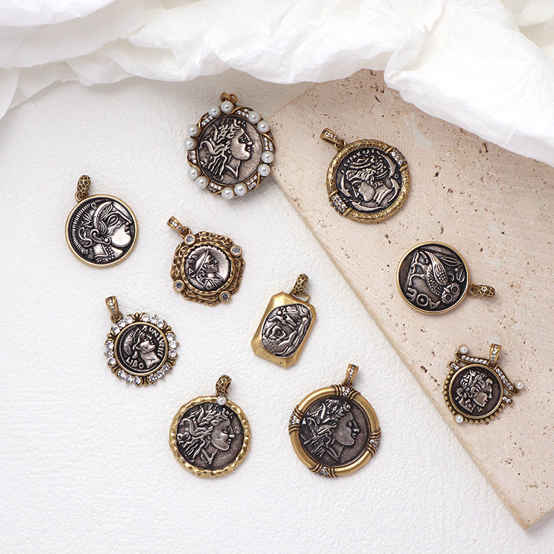 China Factory Wholesale Customized Women Men Round Charm Necklace Pendant Jewelry CZ Gold Plated Vintage Head Sculpture Pendant