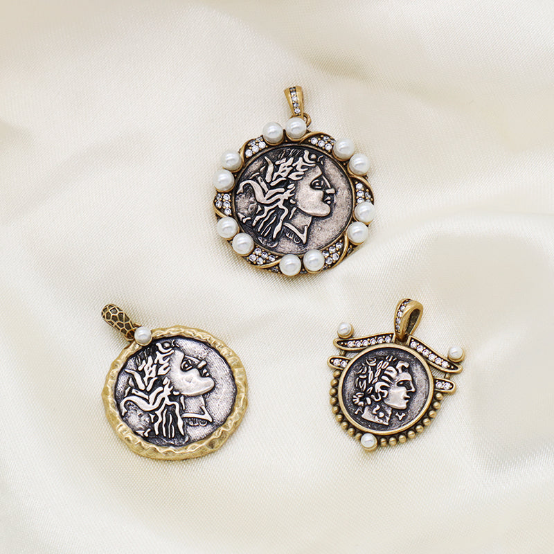 Custom Factory Wholesale Women Men Round Necklace Charm Jewelry CZ Shell Gold Plated Two-sided Vintage Head Sculpture Pendant