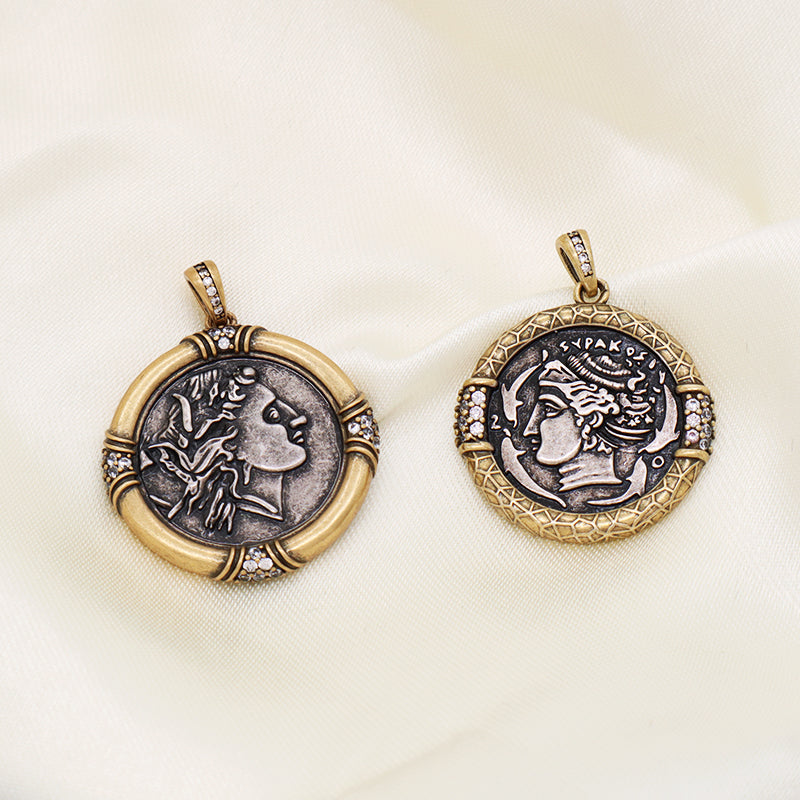 Diy Custom Factory Wholesale Women Men Round Charm Jewelry Gold Plated Vintage Two-sided Head Sculpture Pendant For Necklace