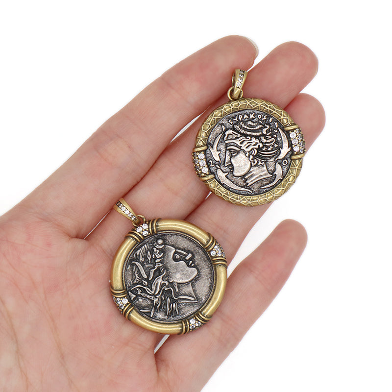 Diy Custom Factory Wholesale Women Men Round Charm Jewelry Gold Plated Vintage Two-sided Head Sculpture Pendant For Necklace
