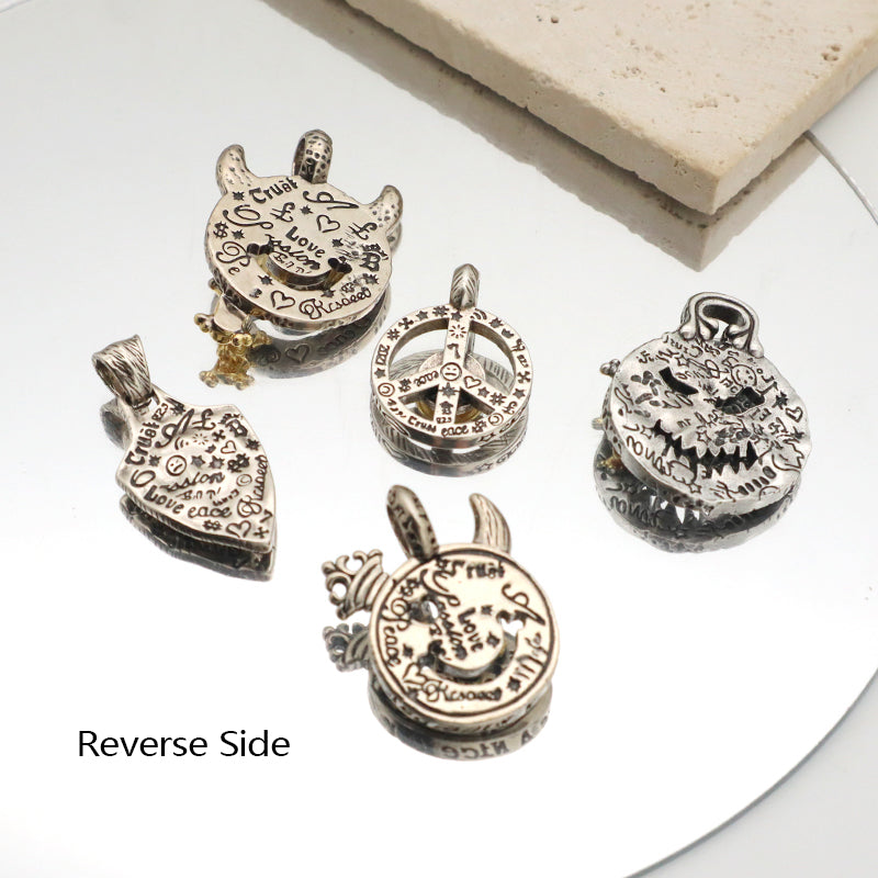 Good Quality Oem Factory Wholesale Customized  Vintage Brass Pendant Necklace Charm  Gold Plated Pendant For Diy Jewelry Making