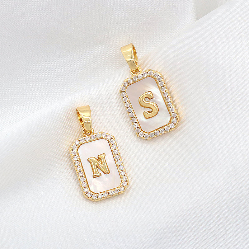 Newest Custom Jewelry Wholesale Various Shell Charm Pendant Jewelry Gold Plated Natural Letter Shell Pendant For Necklace