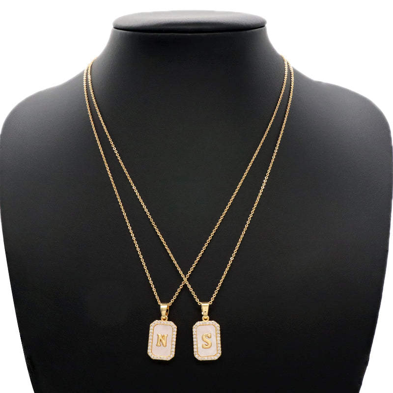 Newest Custom Jewelry Wholesale Various Shell Charm Pendant Jewelry Gold Plated Natural Letter Shell Pendant For Necklace