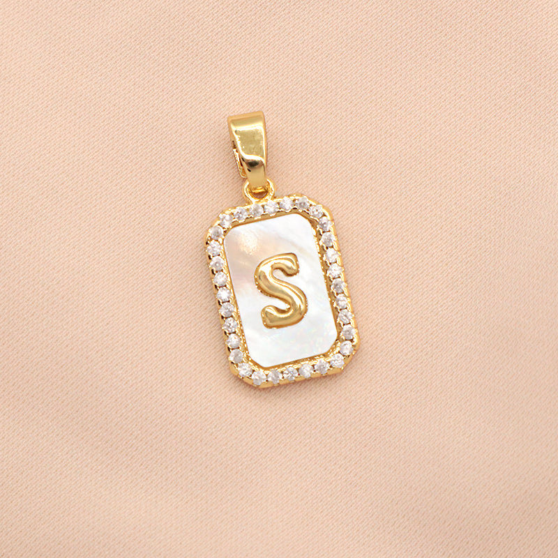 Newest Custom Jewelry Wholesale Various Shell Charm Pendant Jewelry Gold Plated Natural Letter Shell Pendant For Necklace
